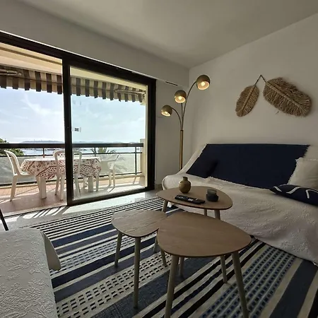 Appartement 2 Pieces Proche Avec Parking Et Climatisation - Fr-1-226-533 *