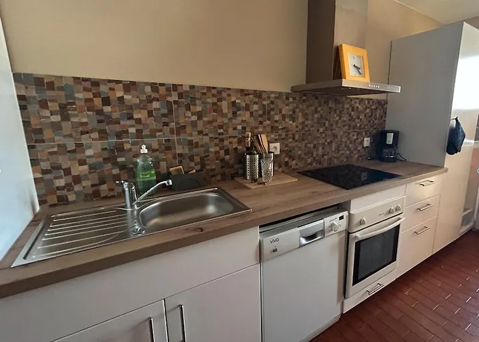 2 Pieces Proche Avec Parking Et Climatisation - Fr-1-226-533 Appartement